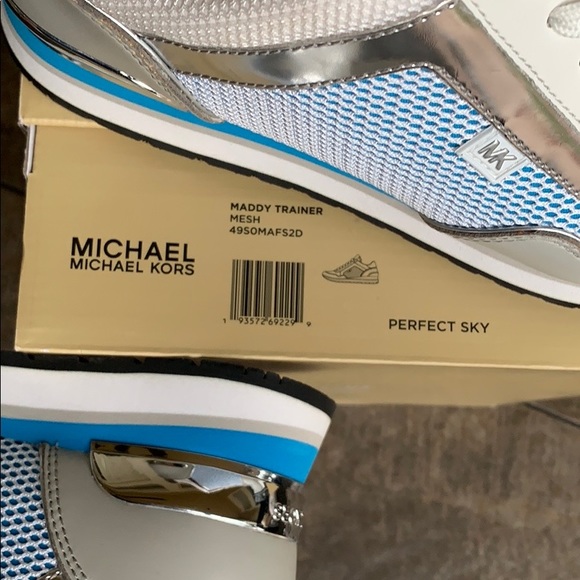 MICHAEL KORS MADDY TRAINER MESH PERFECT SKY - Picture 9 of 16